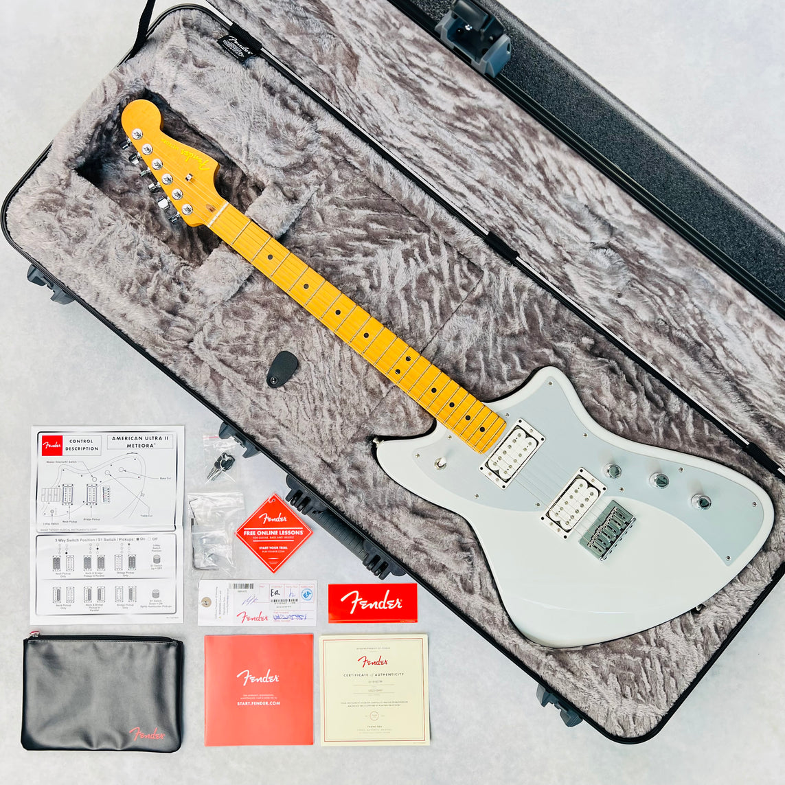 Fender American Ultra II Meteora Maple Fingerboard 2024