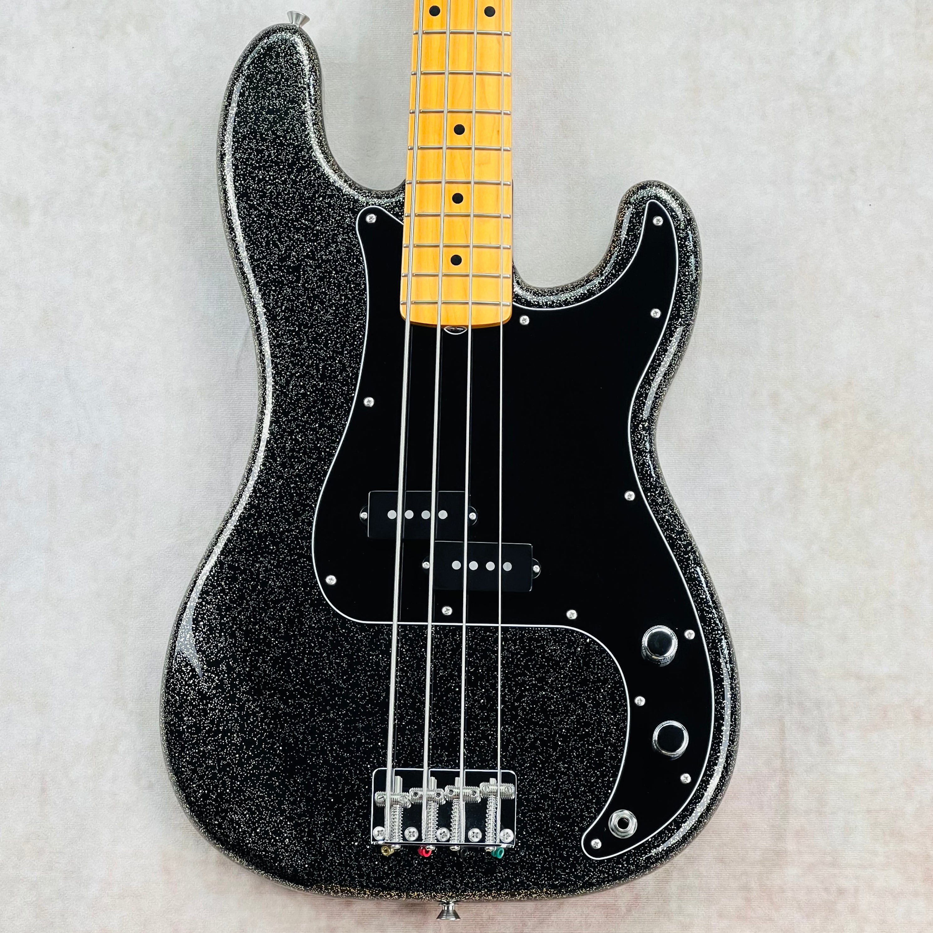 Fender J Precision Bass Maple Fingerboard 2024 - Black Gold | Tone