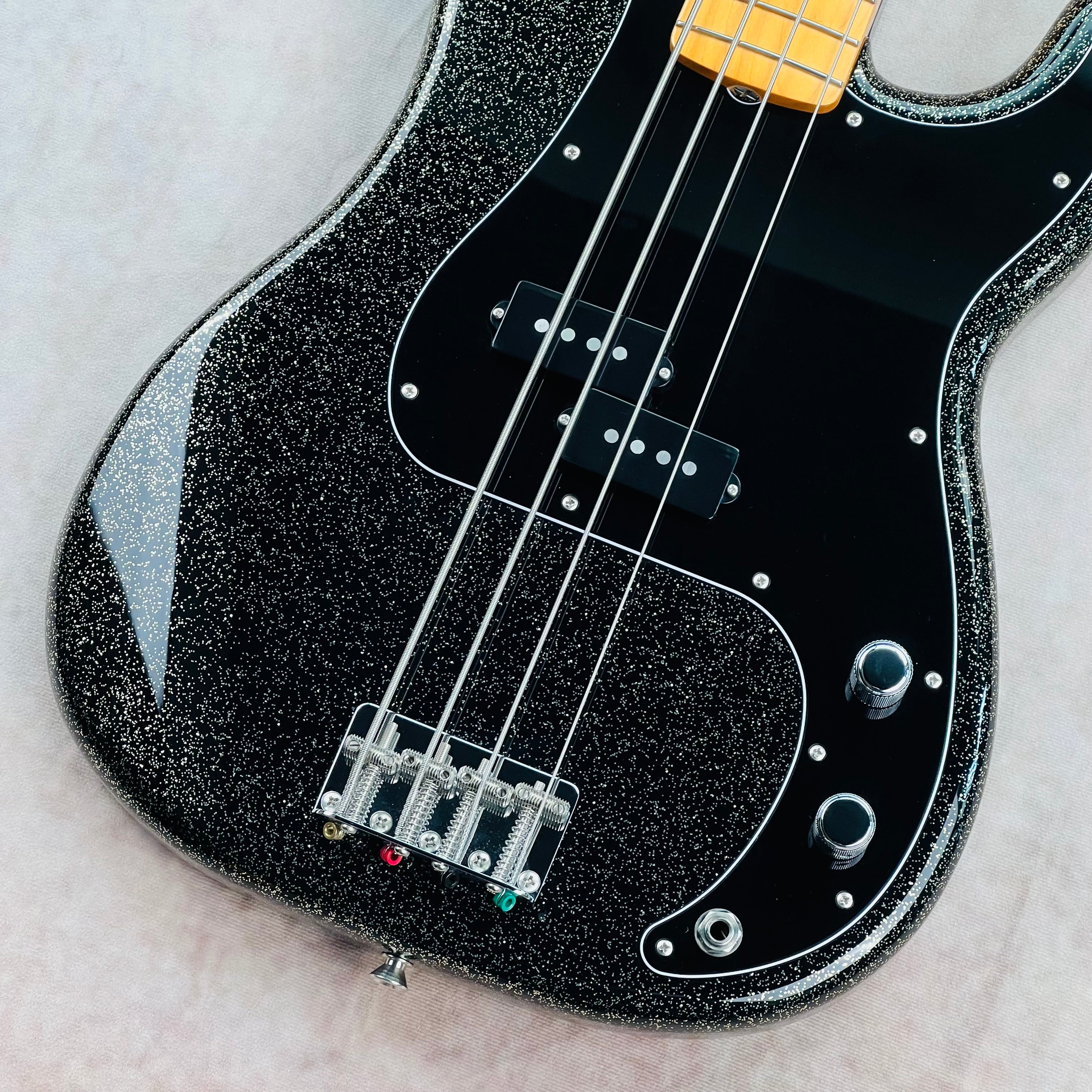 Fender J Precision Bass Maple Fingerboard 2024 - Black Gold | Tone