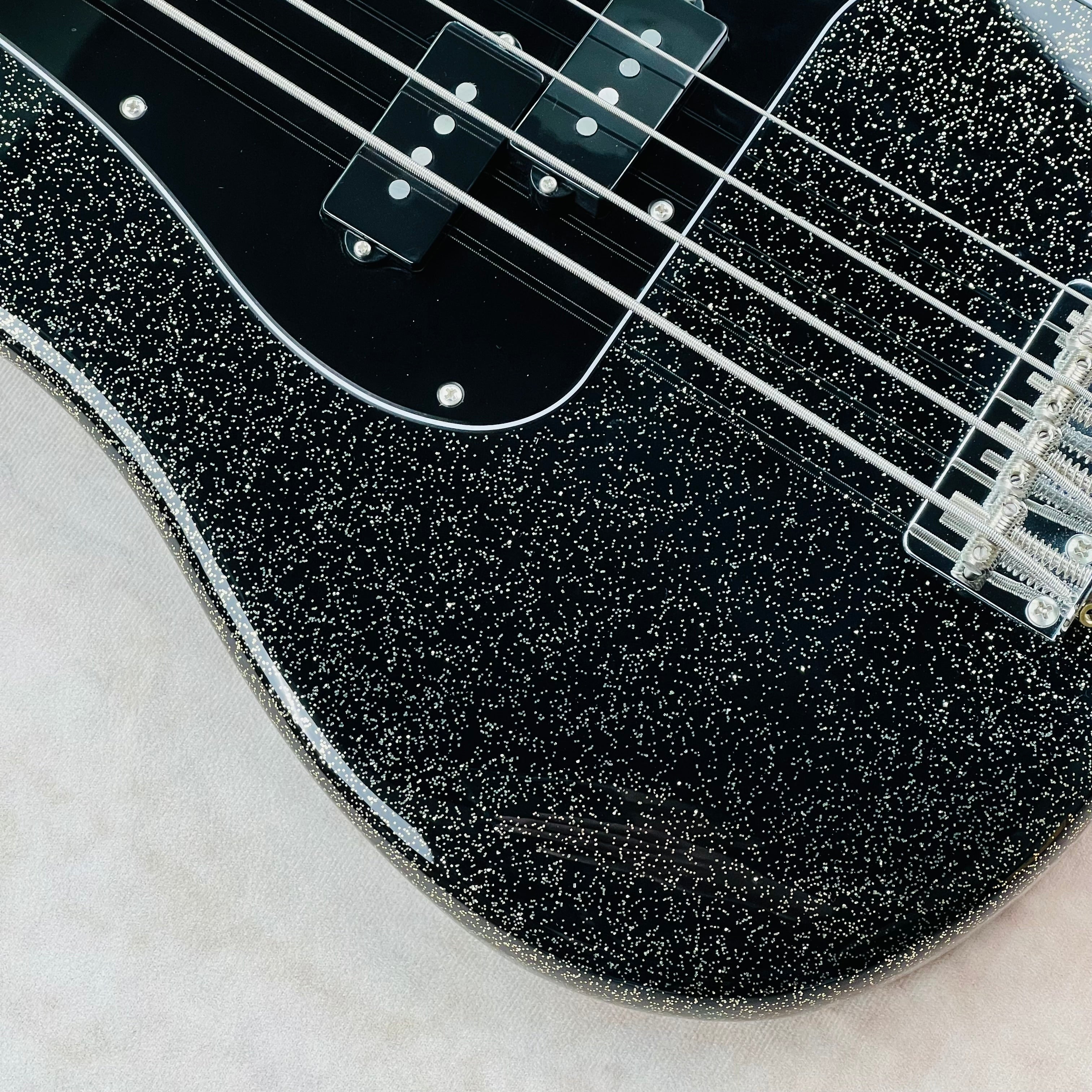 Fender J Precision Bass Maple Fingerboard 2024 - Black Gold | Tone