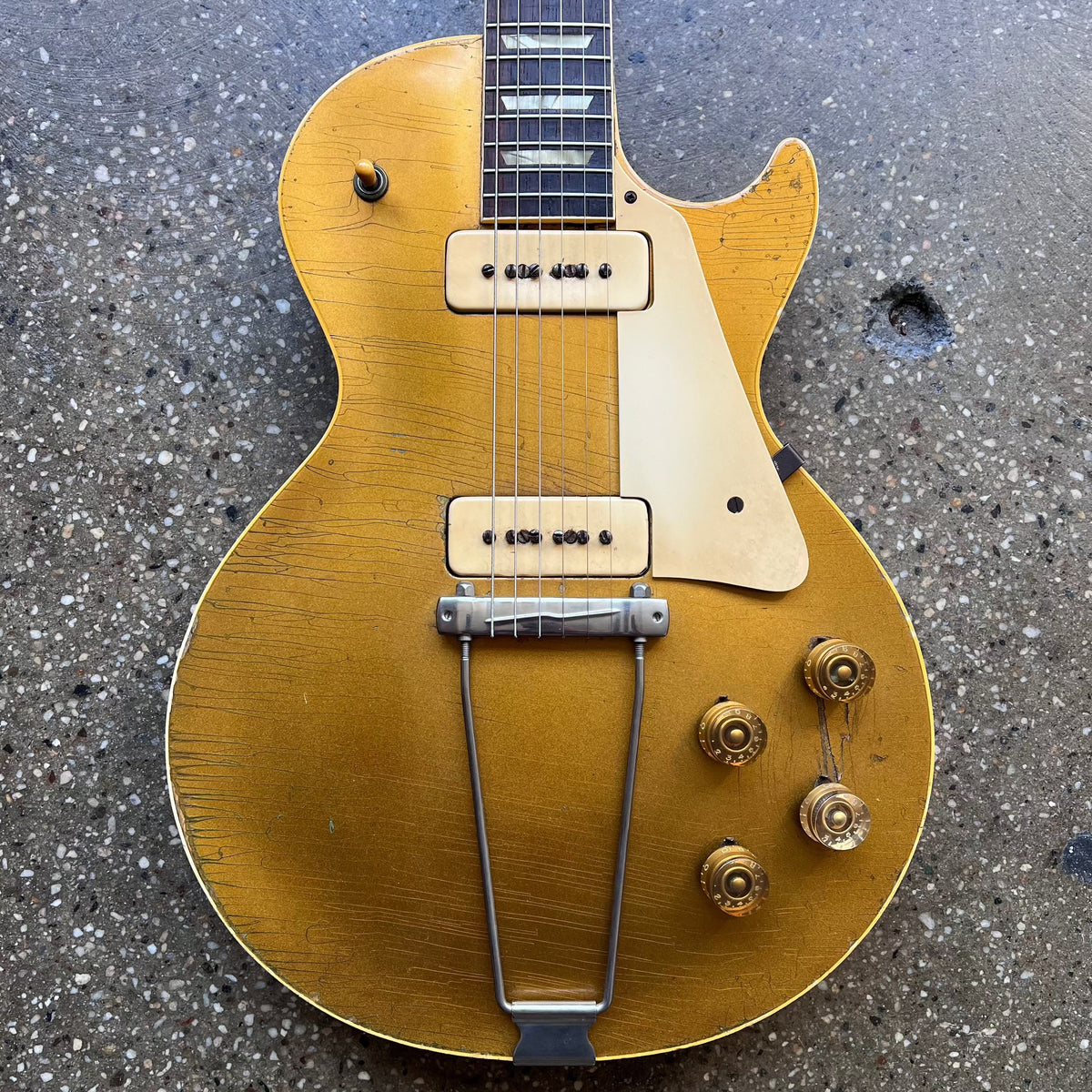 「Ｆ・Ｇ・Ｔ」レリーフ This V Didn't Need to Go That HARD | Gibson MOD Collection