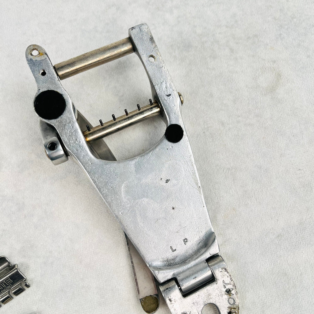Bigsby B7 Vibrato Tailpiece with Vibramate V7-LP Adapter & Spoiler - Polish Aluminum - 6