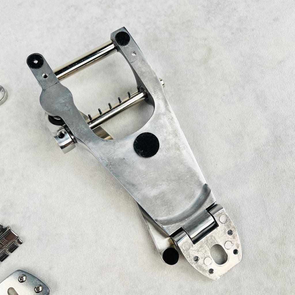 Bigsby B7 Vibrato Tailpiece with Vibramate V7-LP Adapter & Spoiler - Polish Aluminum - 6