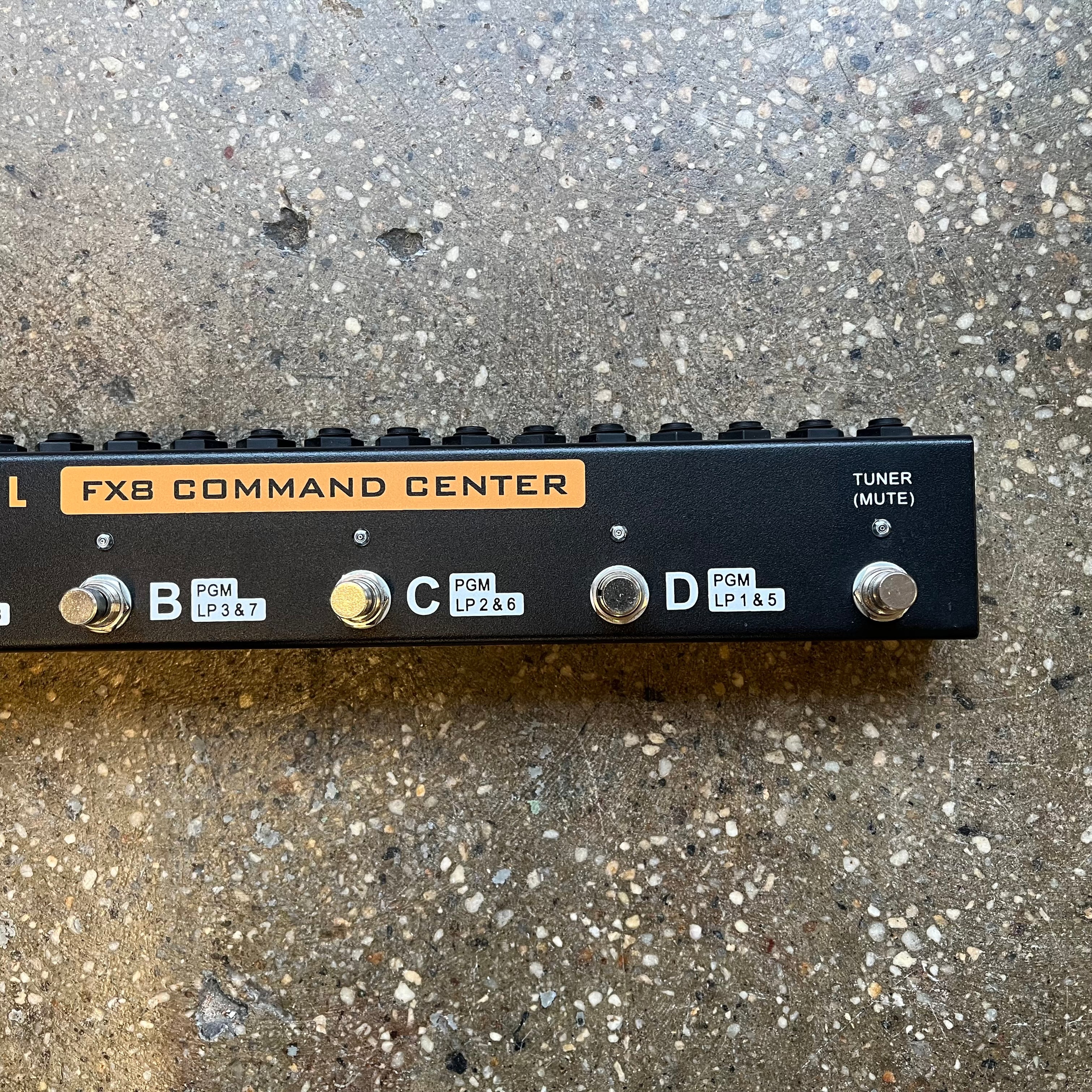 Accel FX8 Command Center 8 Loop Programmable Switcher - Black | Tone Wolf