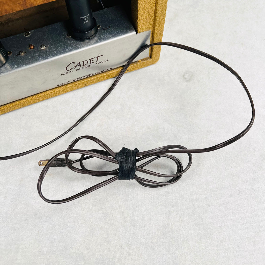 Danelectro Cadet 1x6 Combo Amplifier 1954 - Tan - 11