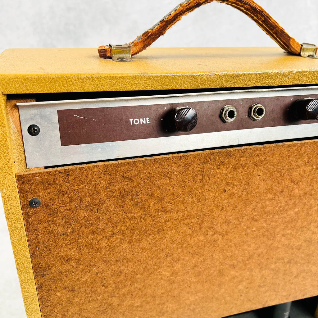 Danelectro Cadet 1x6 Combo Amplifier 1954 - Tan - 7