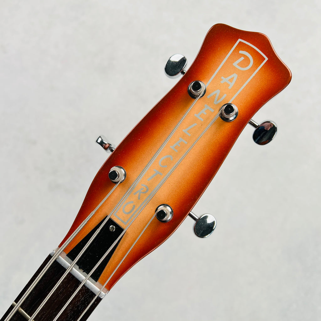 Danelectro Longhorn Bass 2022 - Copperburst - 7