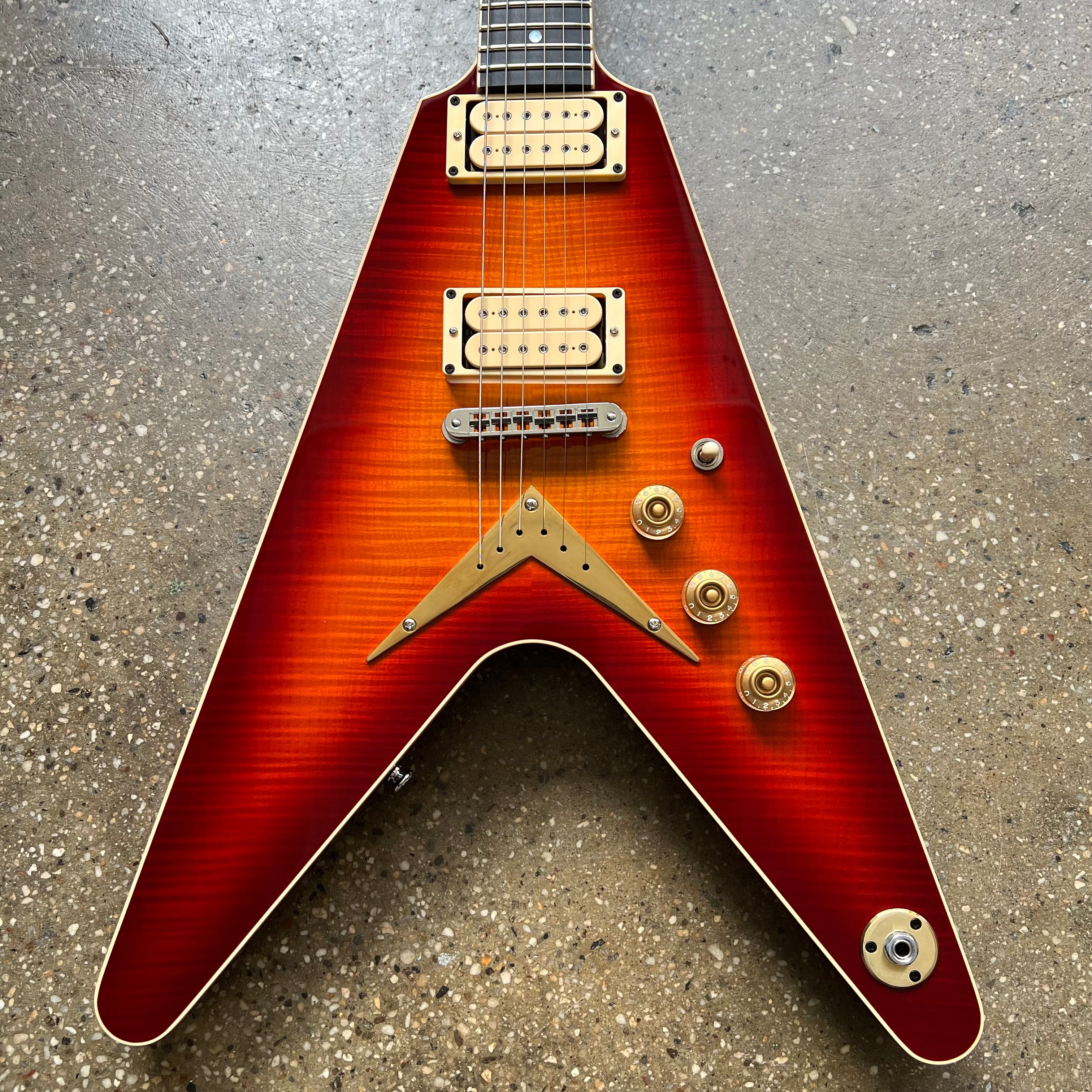 Dean USA V 1977 Limited Edition 2024 - Trans Cherry Sunburst