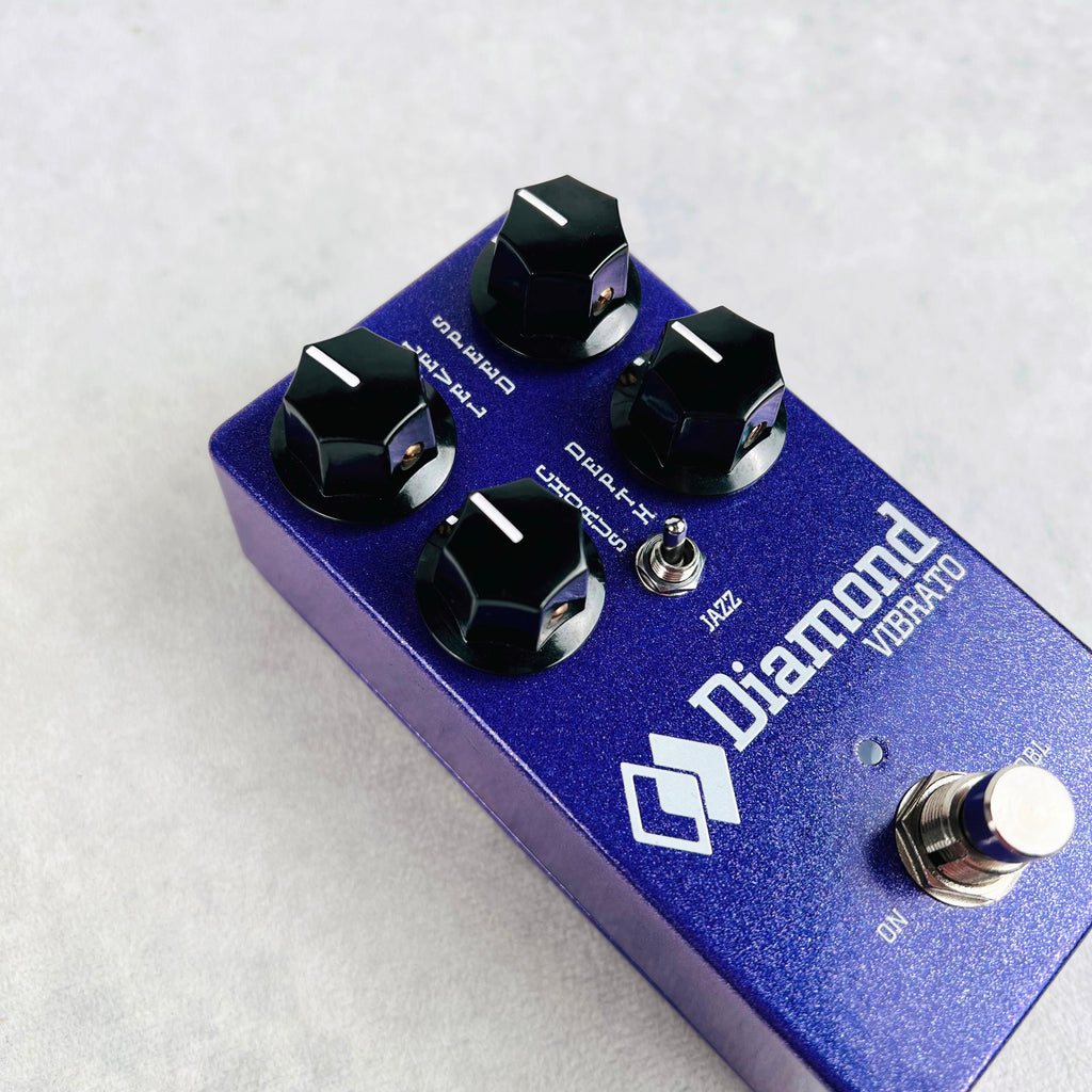 Diamond Vibrato V2 Pedal - Purple - 2