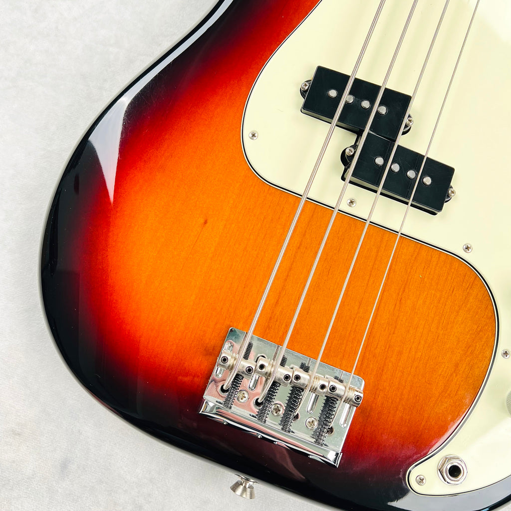 Fender American Prefessional Precision Bass Rosewood Fingerboard 2018 - 3-Color Sunburst - 4