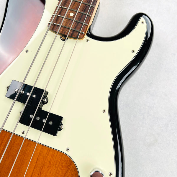 Fender American Prefessional Precision Bass Rosewood Fingerboard 2018 - 3-Color Sunburst - 6
