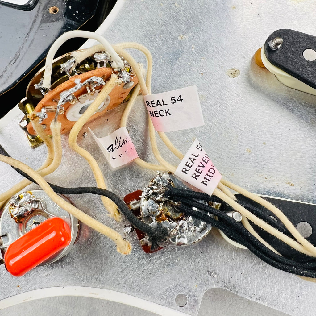 Fender American Vintage '62 Stratocaster Body & Elliot Mechanic Neck 1990s - Black - 10