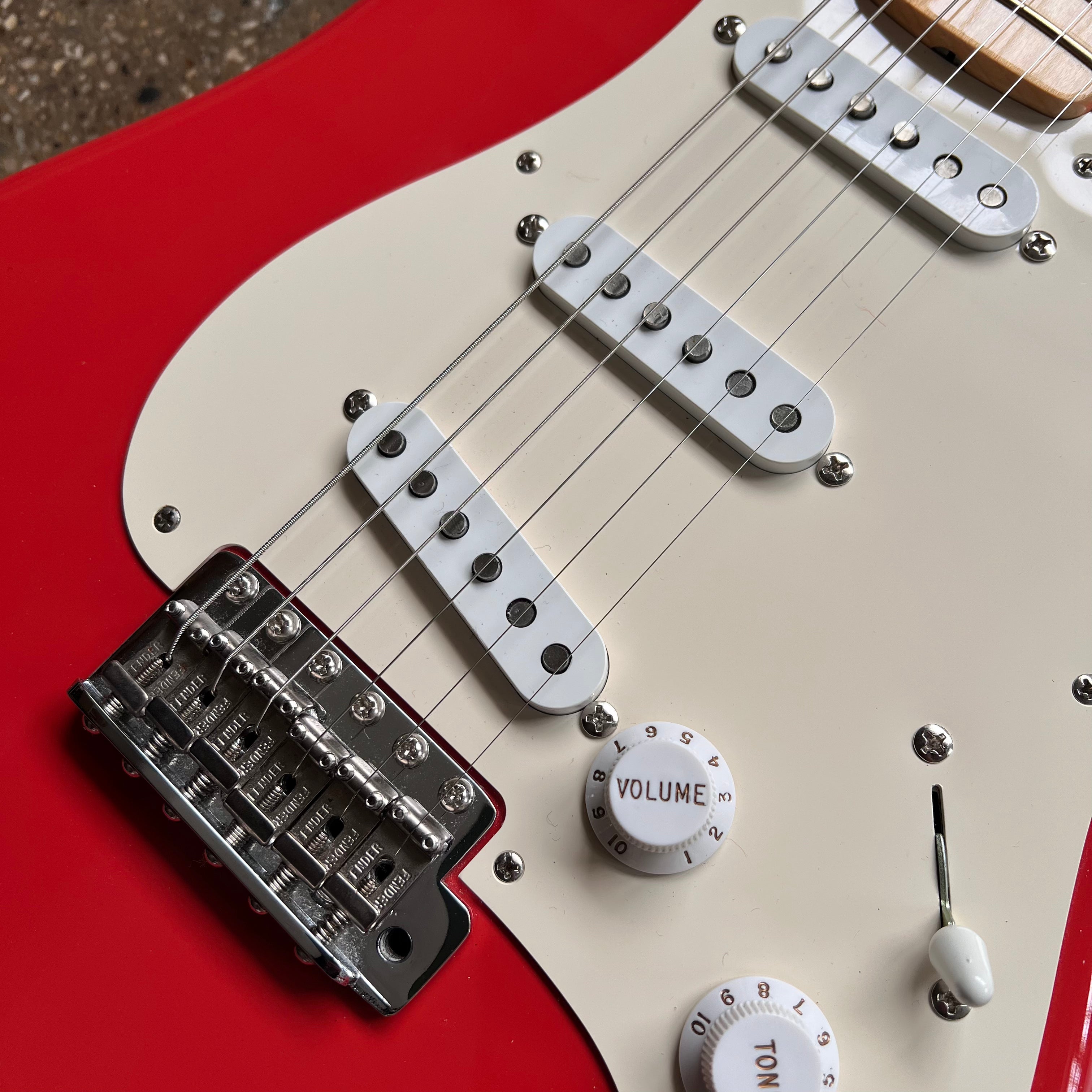 ギター Fener Custom Shop/1956 Stratocaster NOS Fender Custom Shop 1956 Stratocaster NOS 2003 - Fiesta Red | Tone Wolf