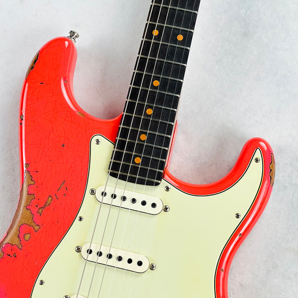 Fender Custom Shop GT11 Stratocaster Heavy Relic Sweetwater Exclusive 2022 - Fiesta Red Over Black - 3