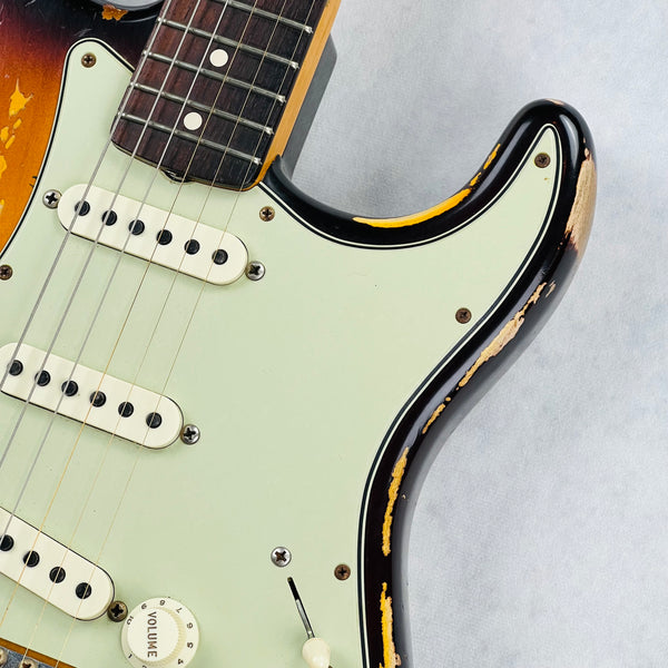 Fender Custom Shop Ltd '60 Dual Mag II Stratocaster Super Heavy Relic 2021 - Faded 3-Tone Sunburst - 8