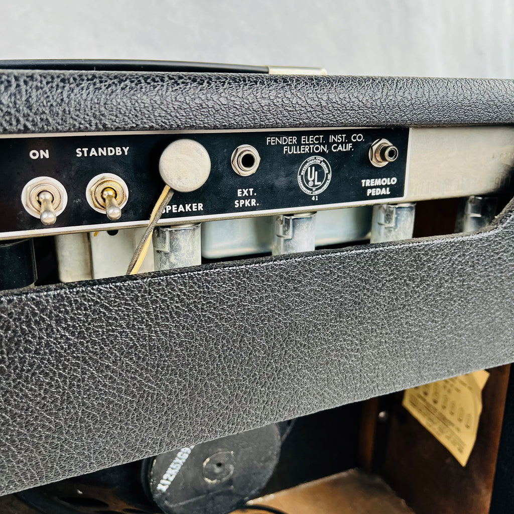 1964 Fender Deluxe 1x12" Vintage Guitar Combo Amplifier 20 Watts - Black Panel Non-Reverb - 12