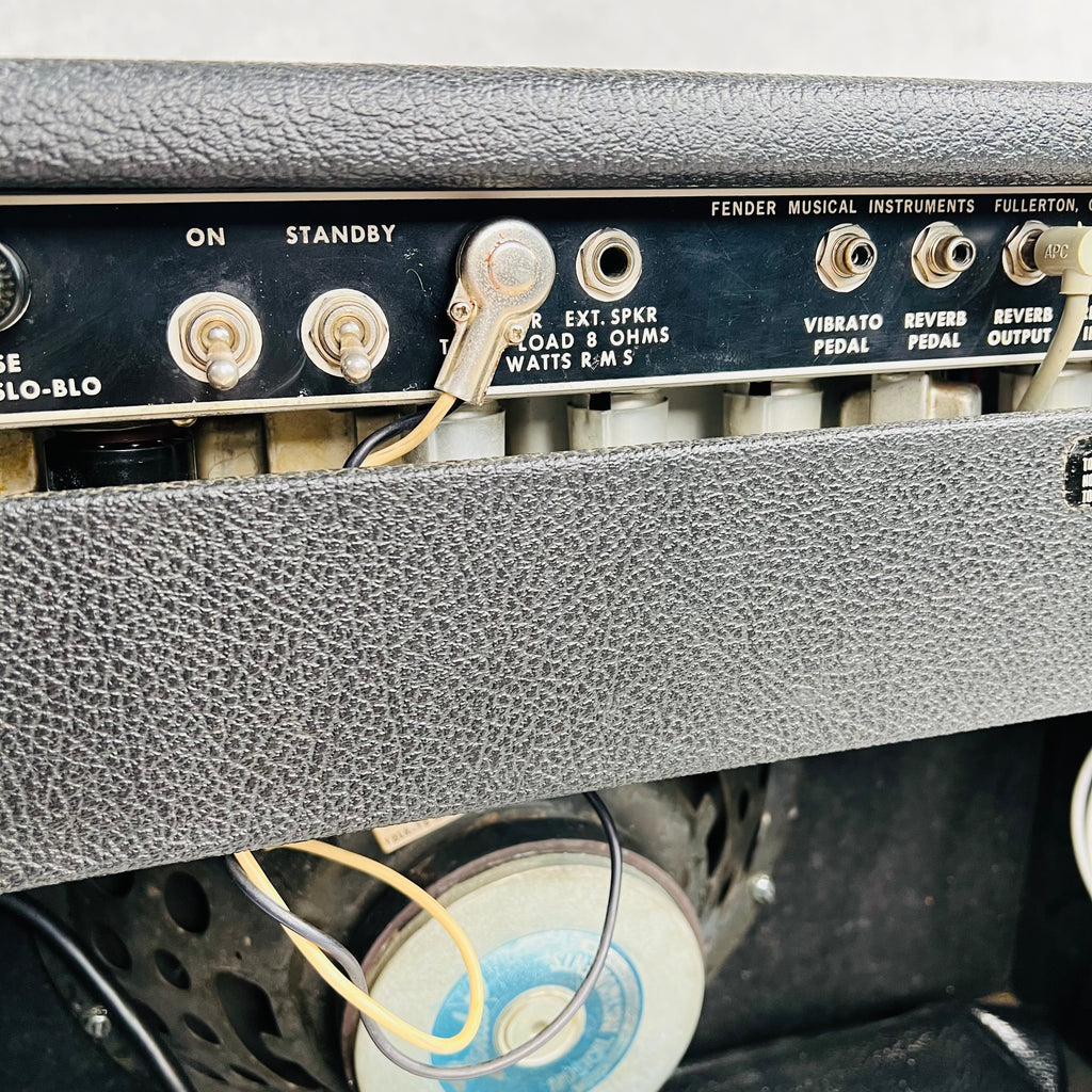 Fender Deluxe Reverb Silver Panel 1x12" Combo Amplifier 1976 - Black - 12