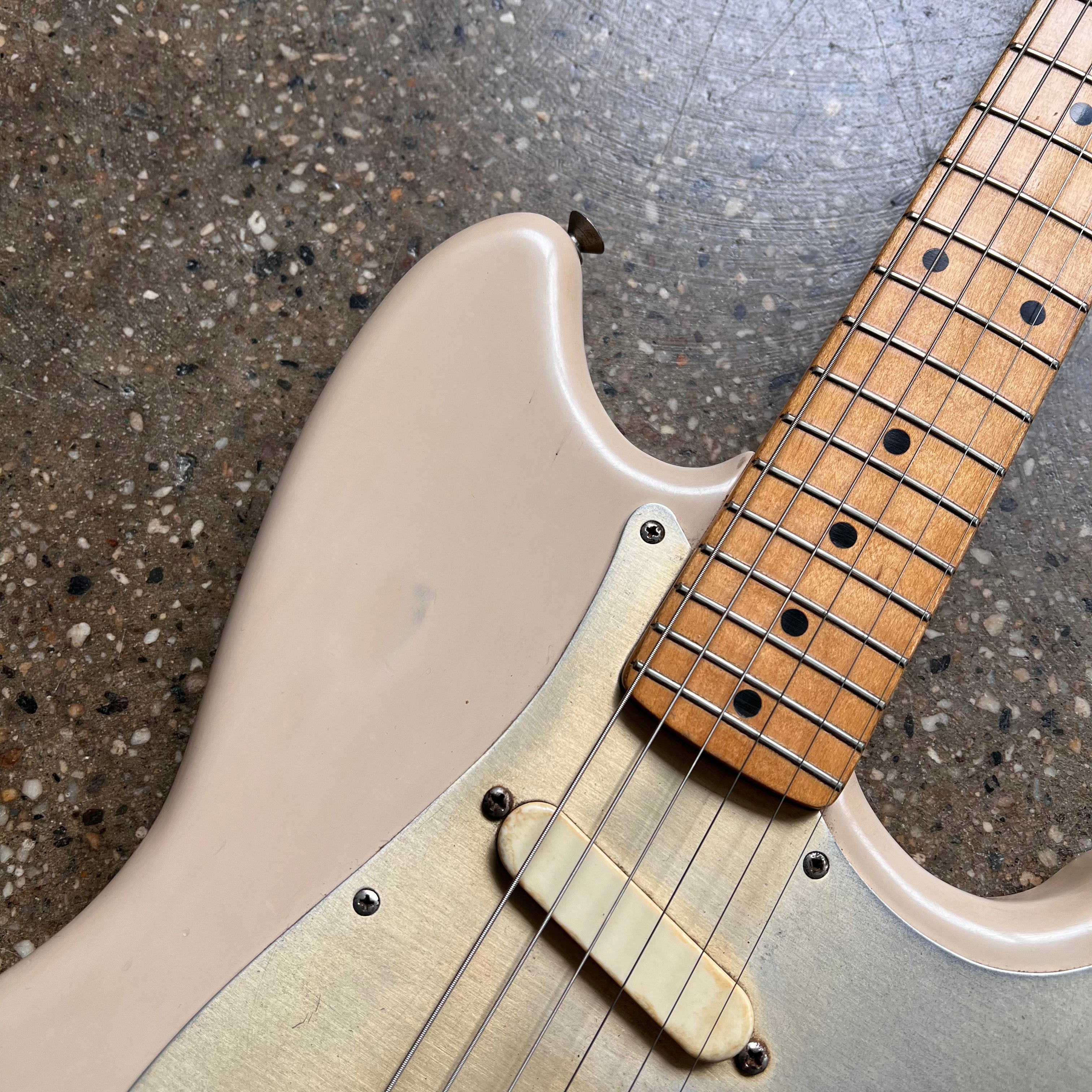 Fender Musicmaster 1957 - Desert Sand | Tone Wolf