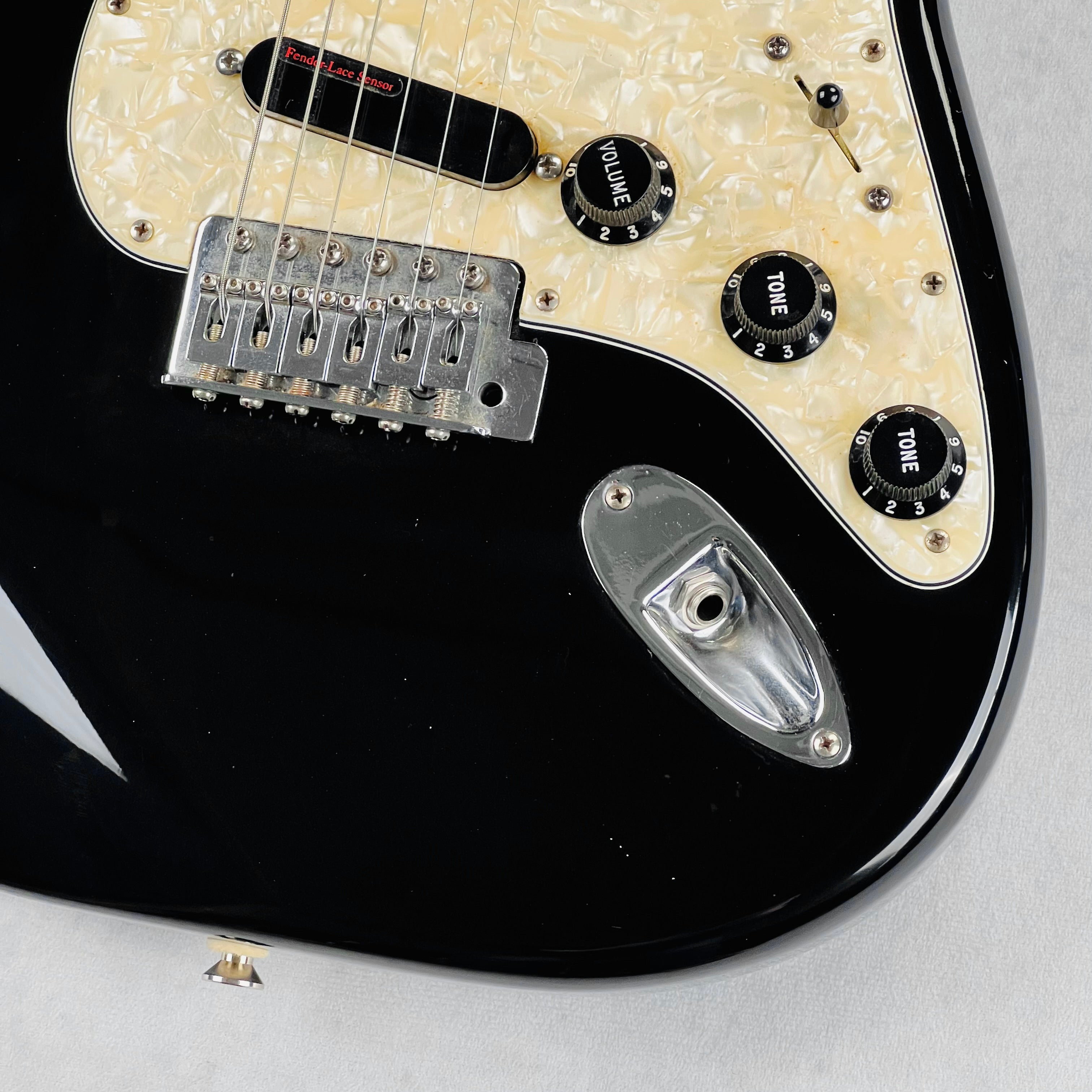 Fender Sam Ash Sunset Boulevard Stratocaster with Lace Sensor