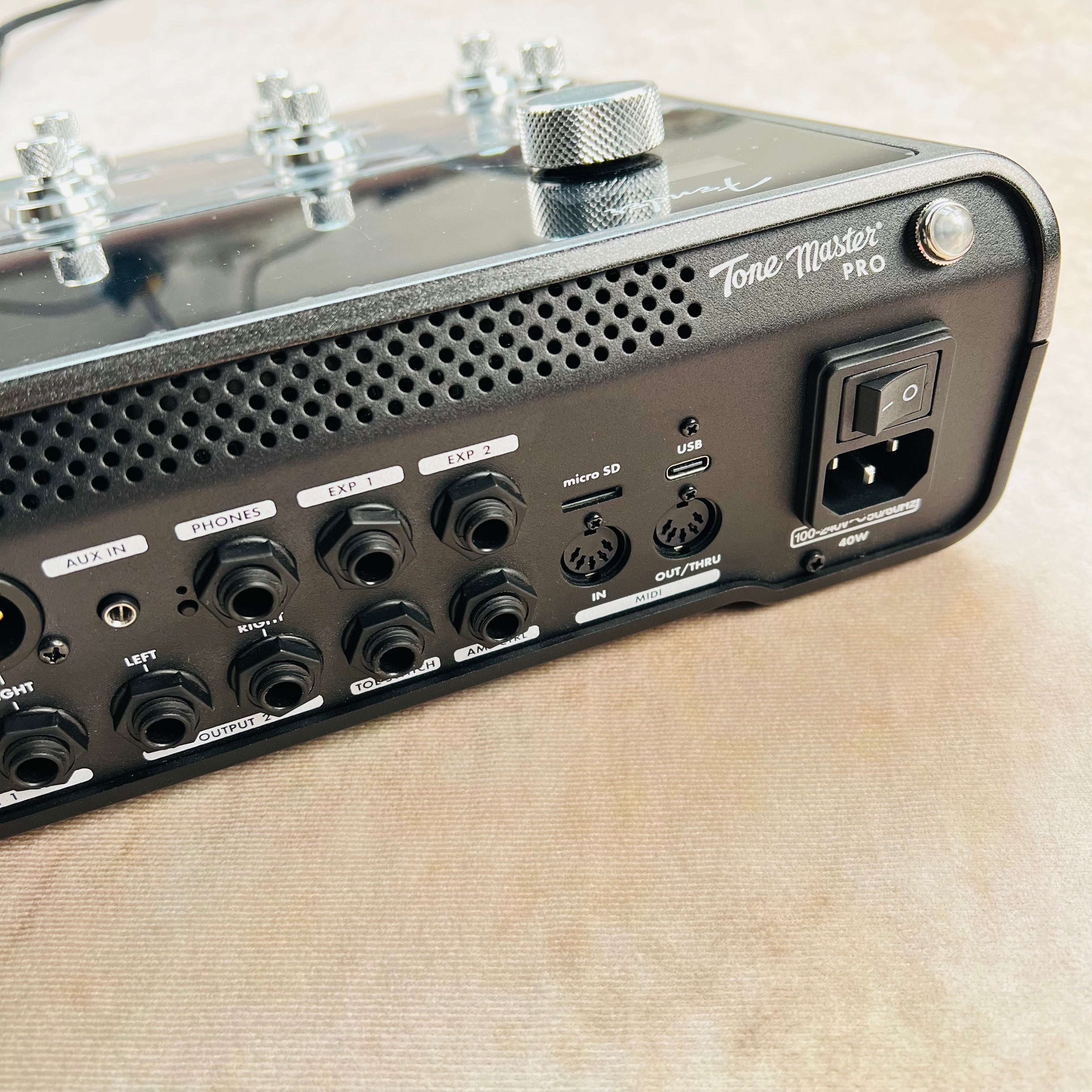 fender tone master pro pedal Fender Tone Master Pro Multi-Effects Unit w/ Stand - Black