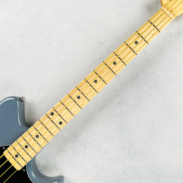 G&L Fullerton Deluxe Fallout Shortscale 4-String Bass 2023 - Pearl Grey - 6
