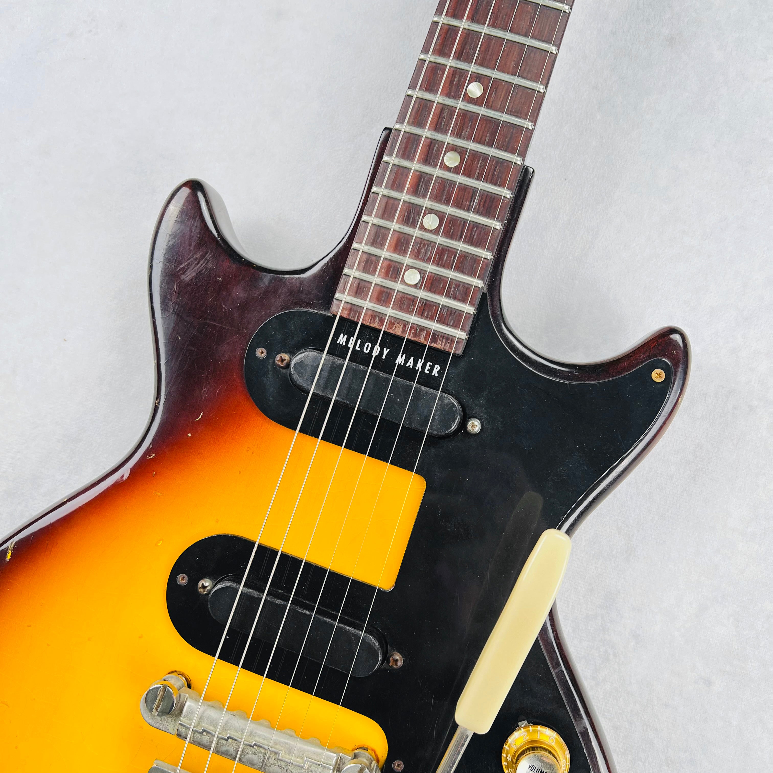 Gibson Melody Maker Double Cutaway 2-Pickup Vibrola 1964