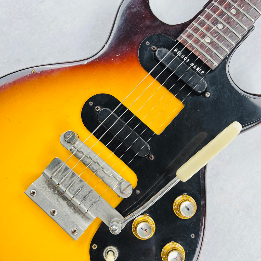 Gibson Melody Maker Double Cutaway 2-Pickup Vibrola 1964 - Sunburst - 7