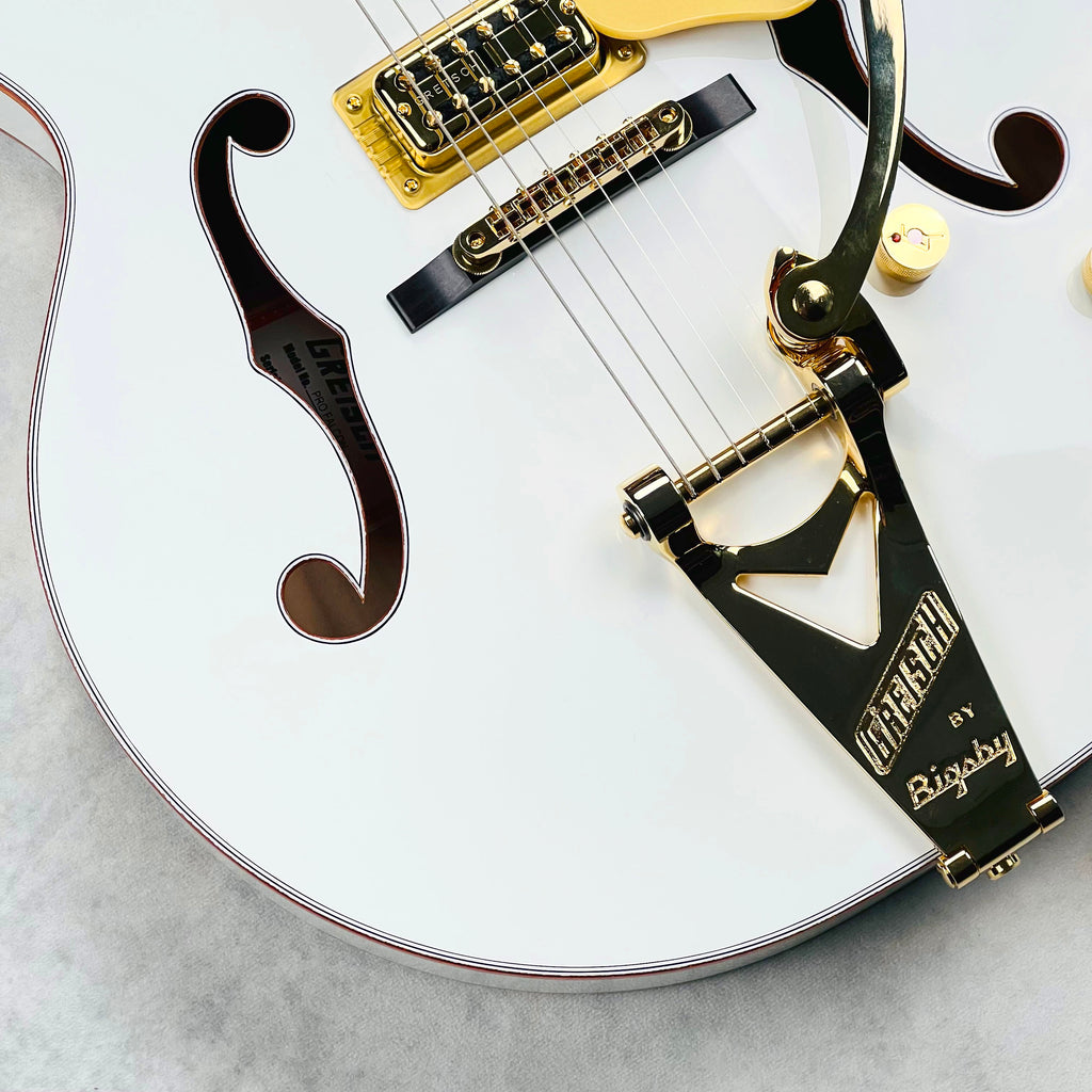 Gretsch Falcon Hollow Body with String-Thru Bigsby - White - 4