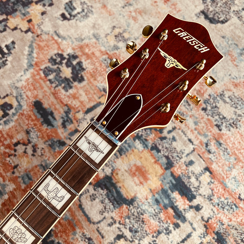 Gretsch G6120T-55 Vintage Select Edition '55 Chet Atkins Hollow Body with Bigsby - Western Orange Stain Lacquer - Lifestyle Headstock & Fingerboard Motif