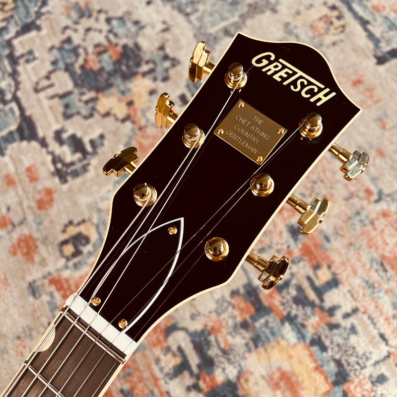 Gretsch G6122T-62 Vintage Select Edition '62 Chet Atkins Country Gentleman Hollow Body with Bigsby - Walnut Stain - Lifestyle Headstock