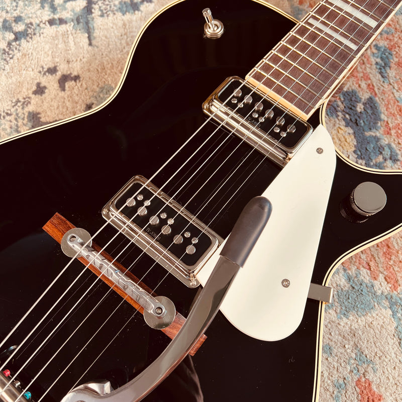 Gretsch G6128T-53 Vintage Select '53 Duo Jet with Bigsby - Black - Lifestyle Pickups
