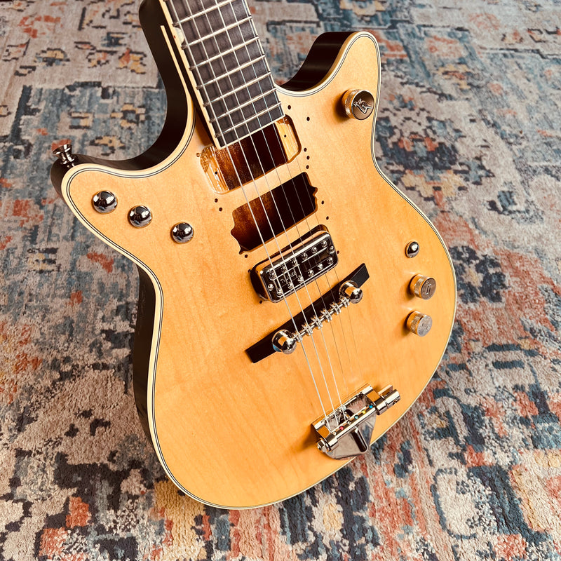 Gretsch G6131-MY Malcolm Young Signature Jet - Natural - Lifestyle Body Perspective