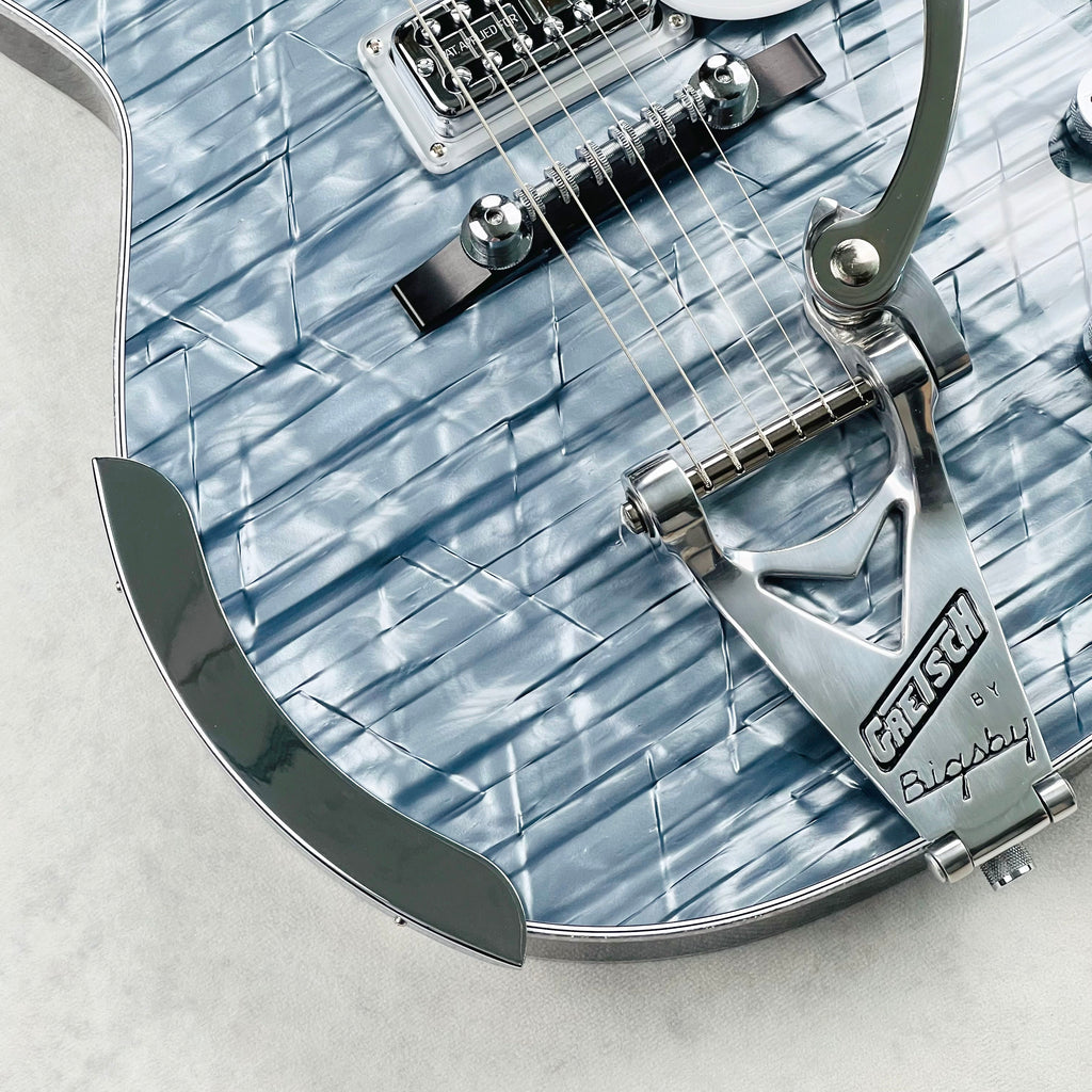 Gretsch G6134T-58 Limited Edition Penguin String-Thru Bigsby - Light Blue Pearl - 4