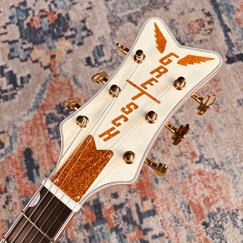Gretsch G6134T-58 Vintage Select '58 Penguin with Bigsby - Vintage White - Lifestyle Headstock