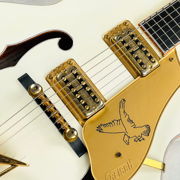 Gretsch G6136 White Falcon Cadillac Tailpiece 2006 - White - 7