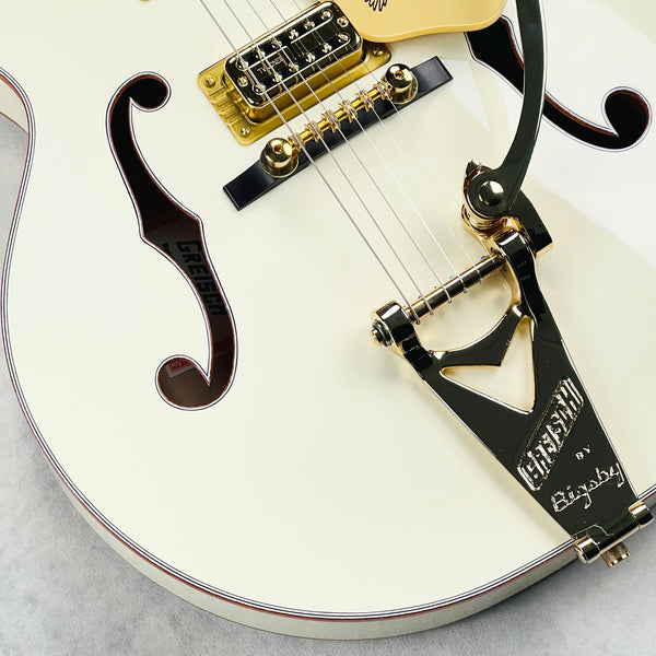 Gretsch G6136T-59 Vintage Select Edition '59 Falcon Hollow Body with Bigsby - White Lacquer - 4