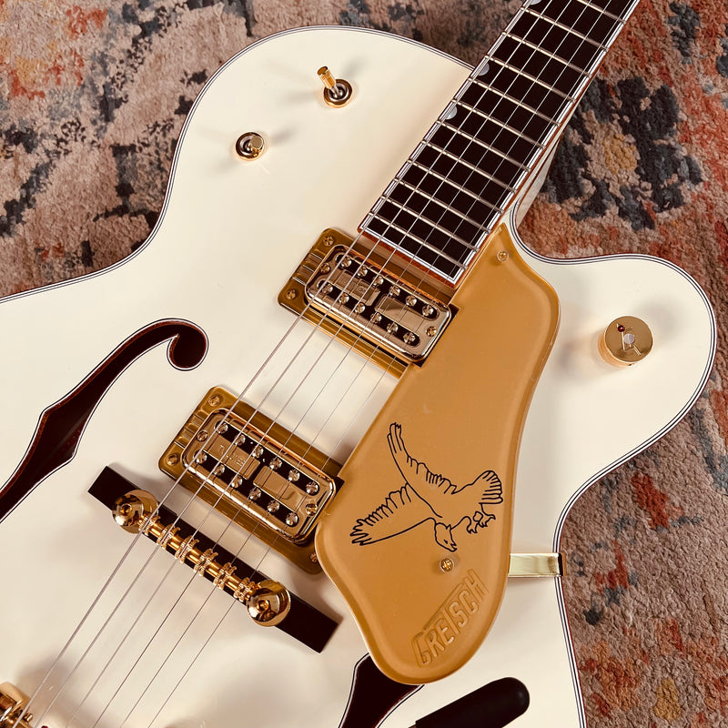 Gretsch G6136T-59 Vintage Select Edition '59 Falcon Hollow Body with Bigsby - White Lacquer - Pickups & Pickguard