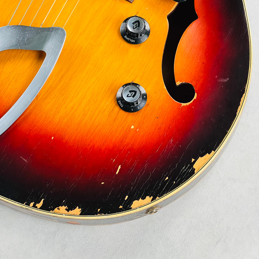 Guild T-100 Hollow Body 1967 - Sunburst - 6