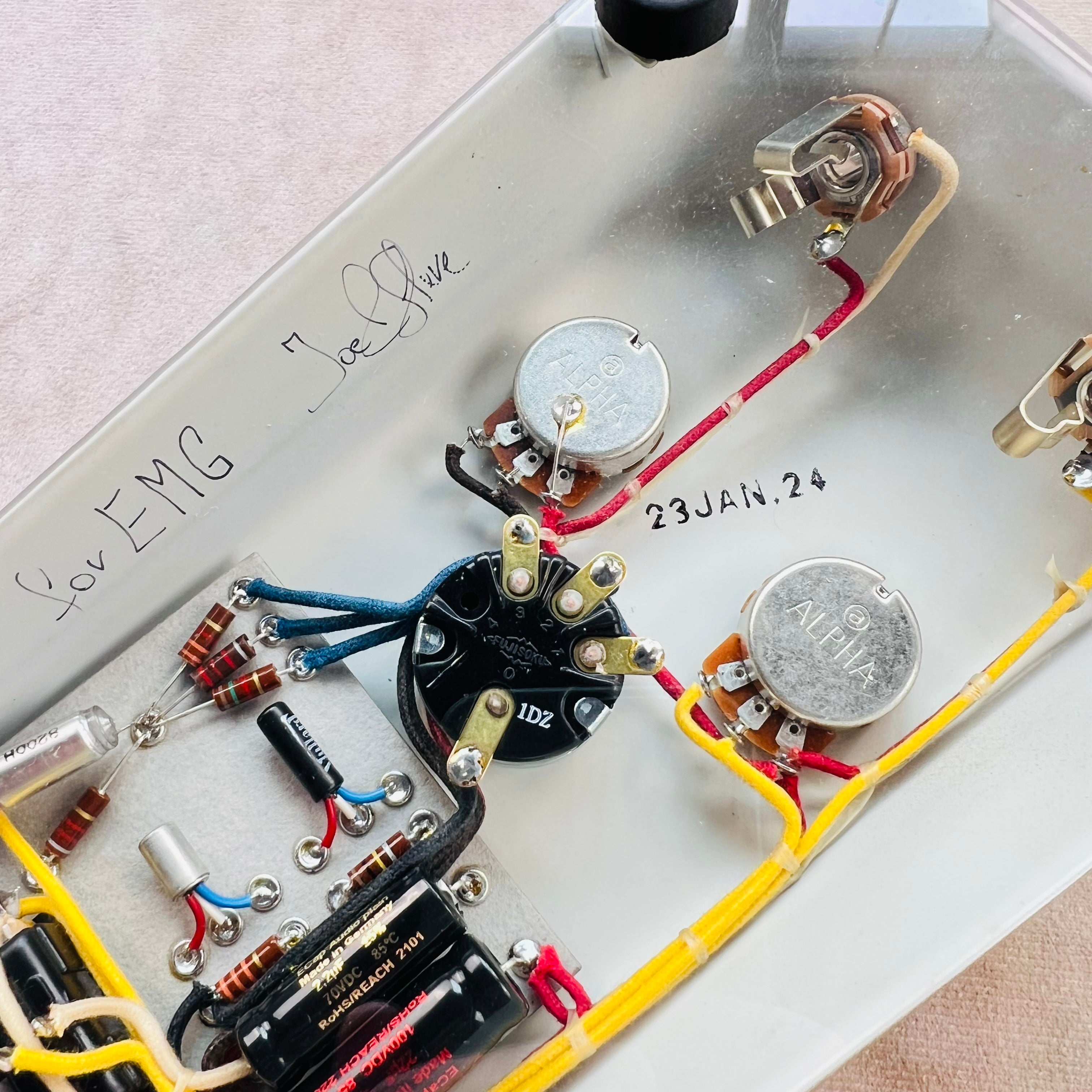Isle Of Tone Haze 67 Fuzz Pedal - Gold | Tone Wolf