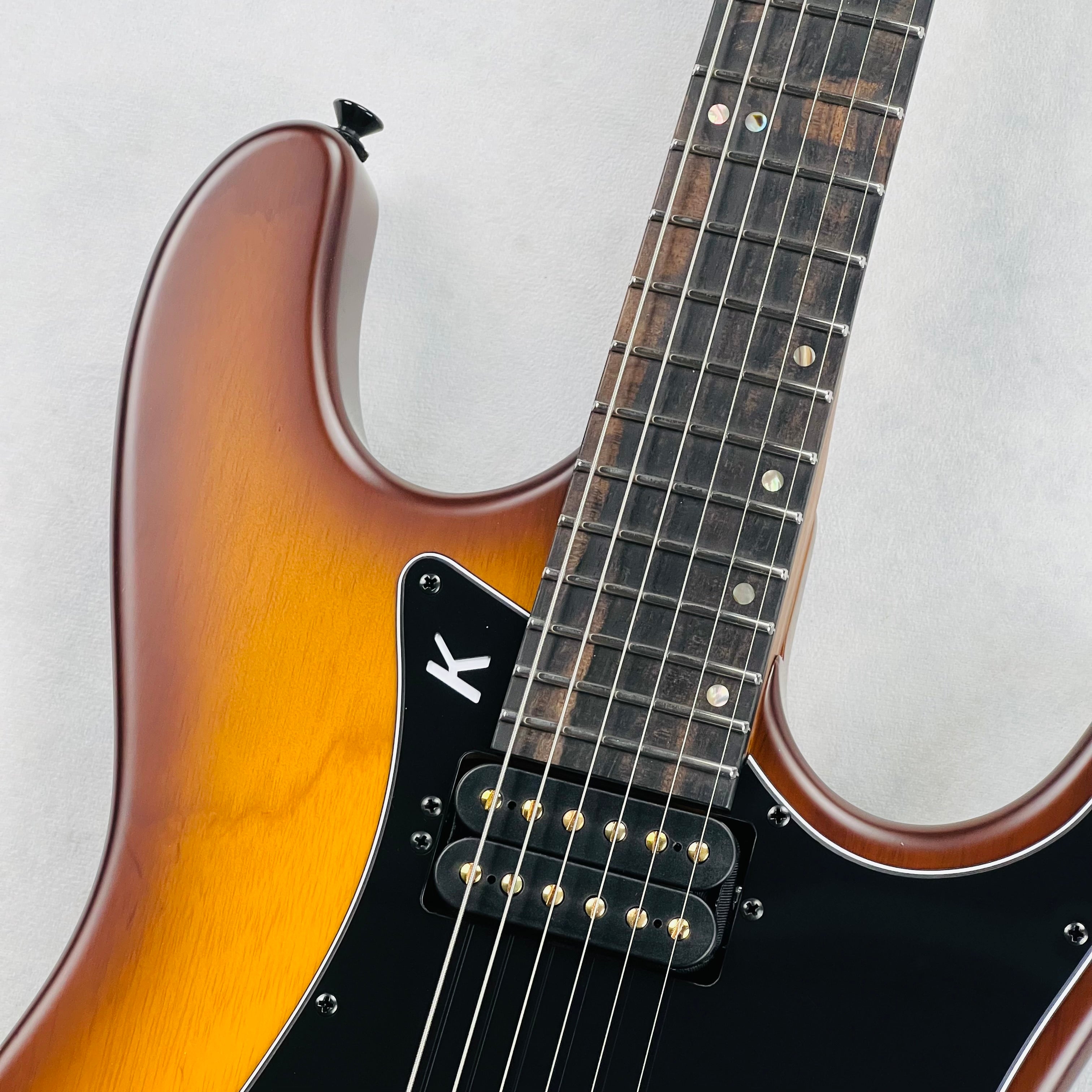 Kiesel Delos 6 HH Headless 2022 - Sunburst | Tone Wolf