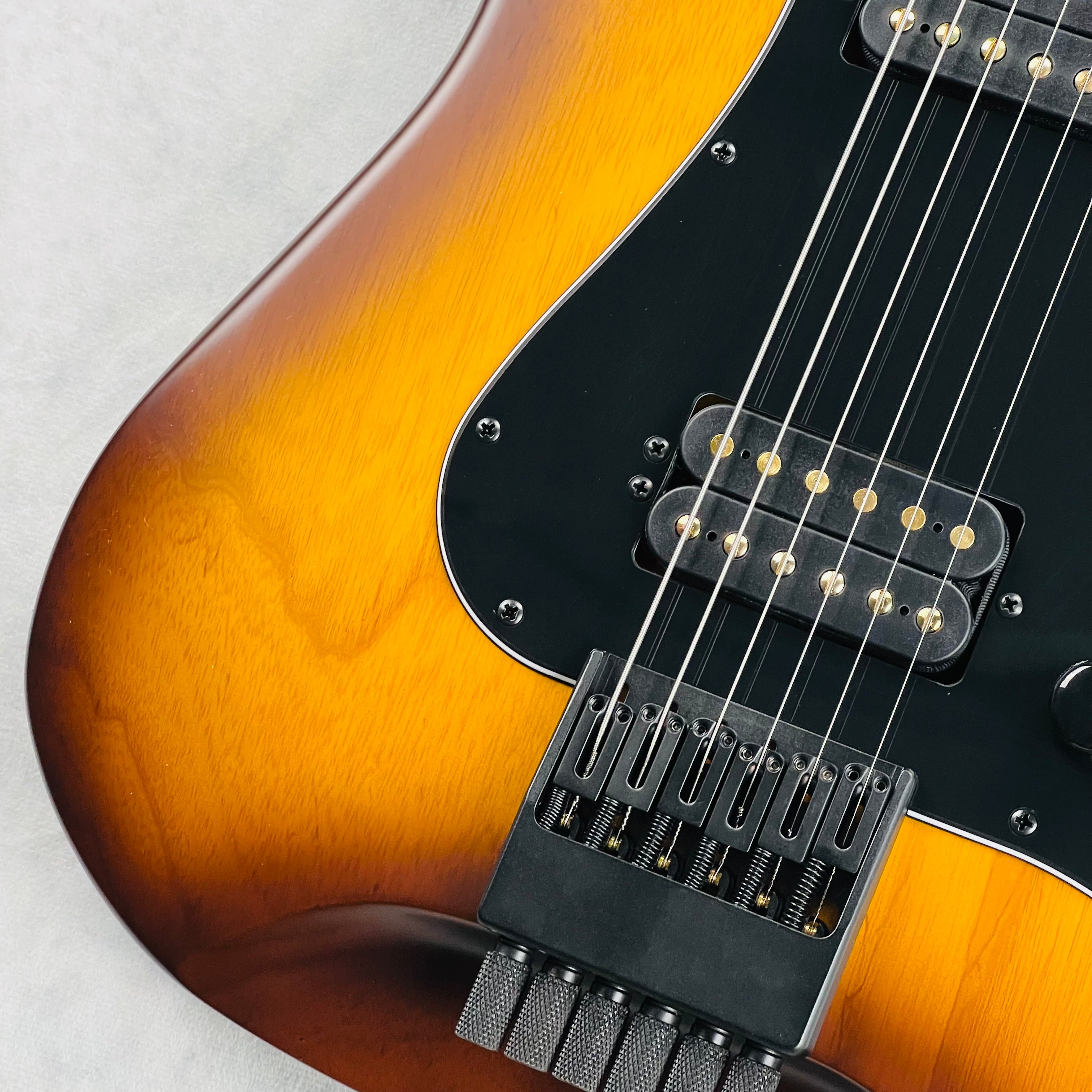 Kiesel Delos 6 HH Headless 2022 - Sunburst | Tone Wolf