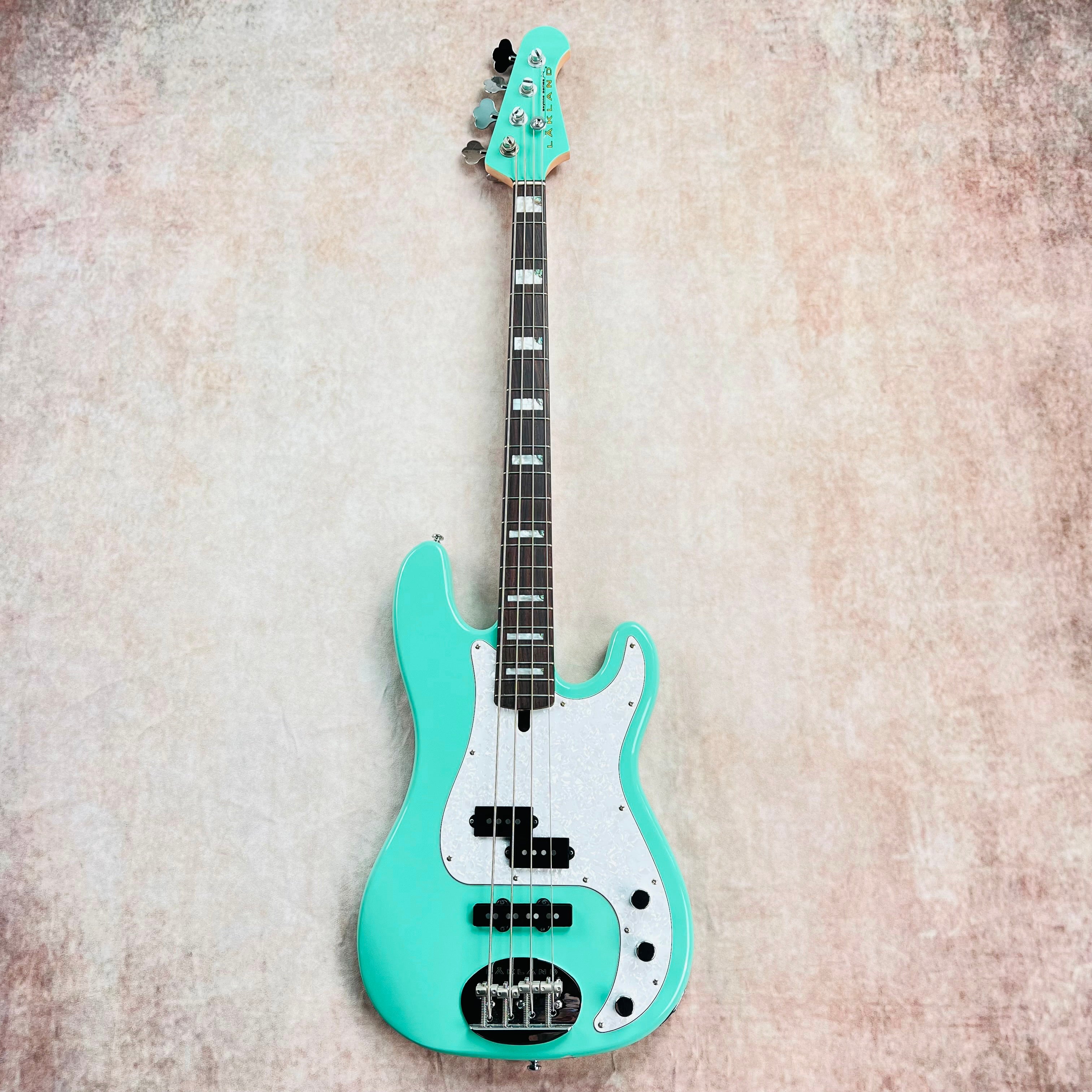 激安本物 Lakland Skyline with Green Seafoam - PJ Custom 44-64 Series 青年漫画