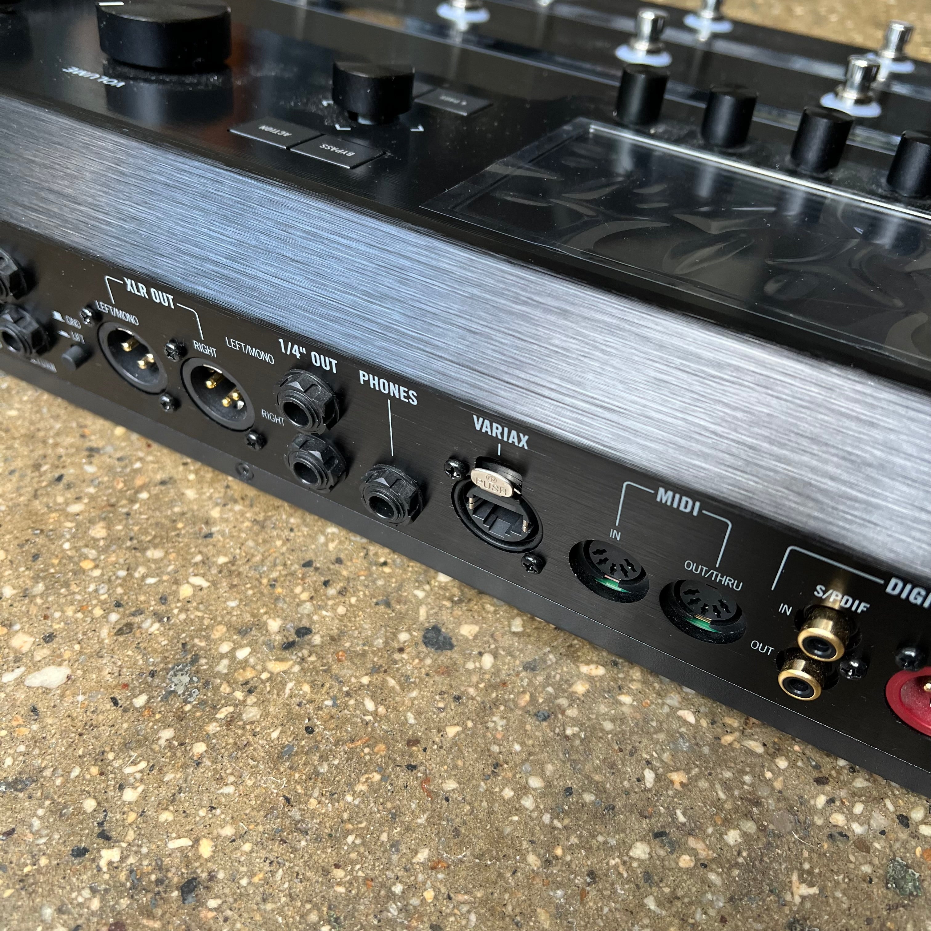 Line 6 Helix Floor 2015 - Present - Black | Tone Wolf