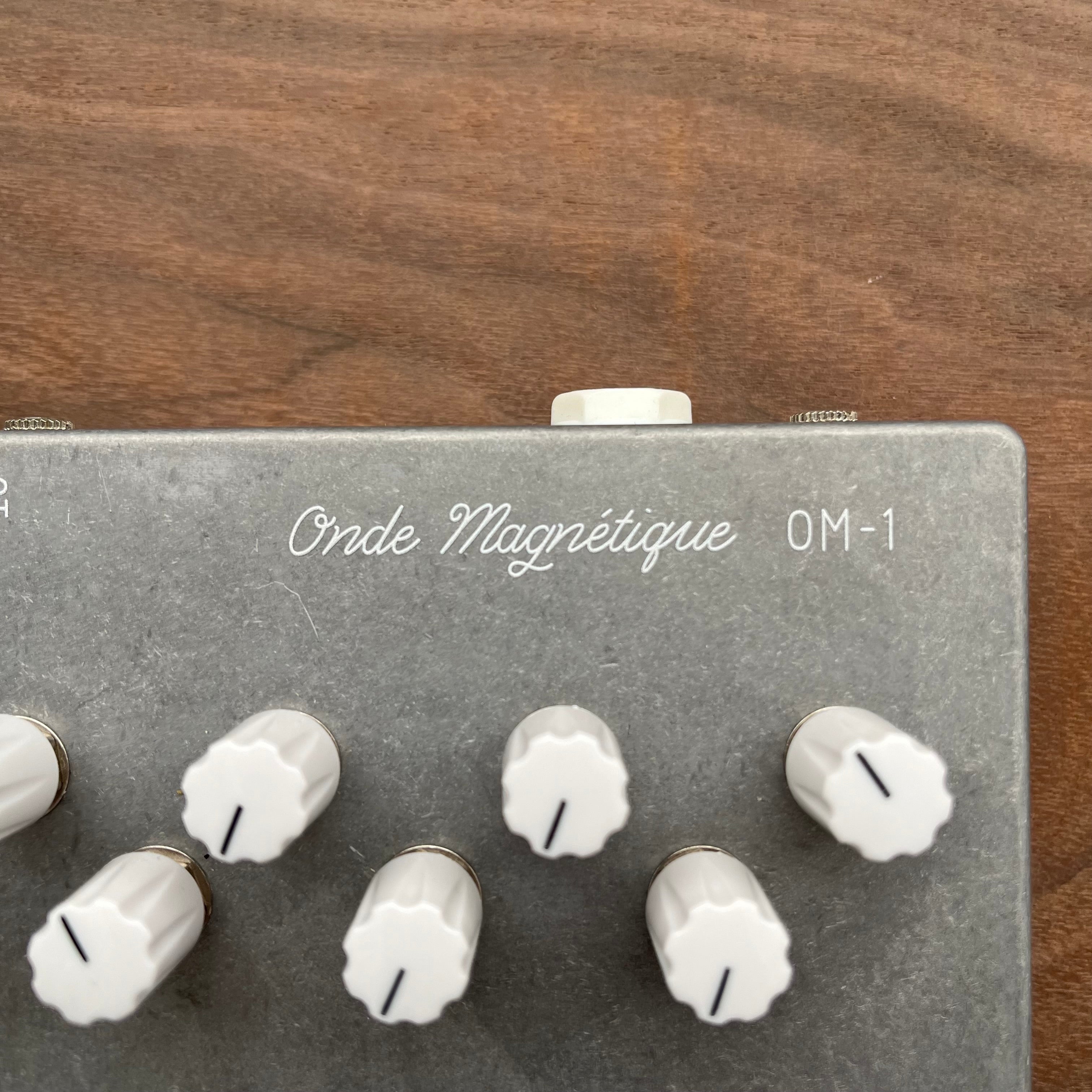 Onde Magnétique OM-1 CASSETTE SYNTHESIZER 2021 | Tone Wolf
