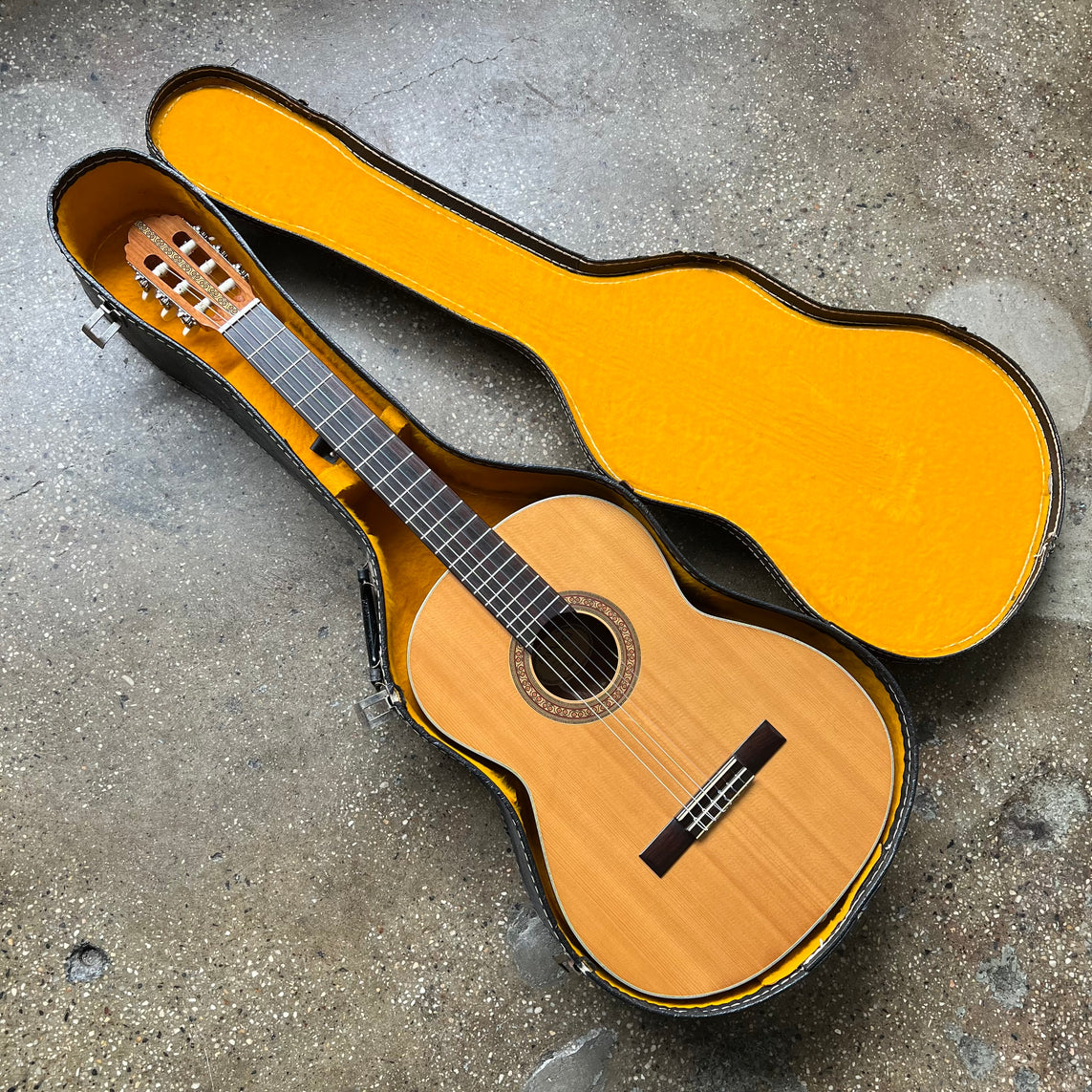 Madeira C-60 by Guild Classical Nylon 1970s - Natural | Tone