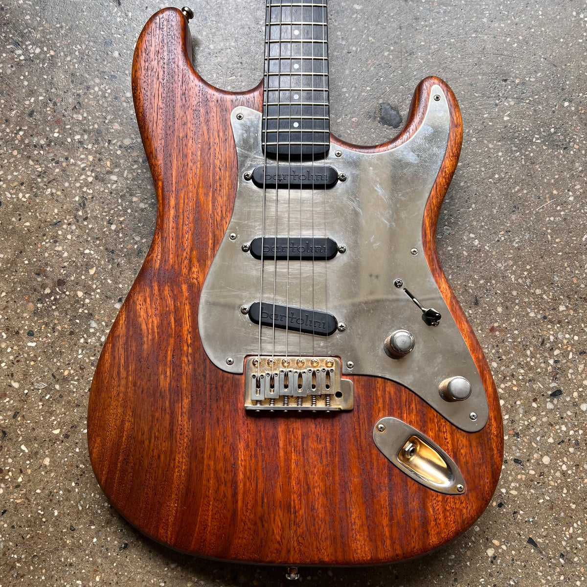 moon-custom-guitars-pgm-made-