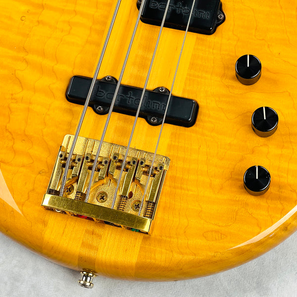 Pedulla Buzz Bass 4-String Fretless 1989 - Transparent Amber - 5