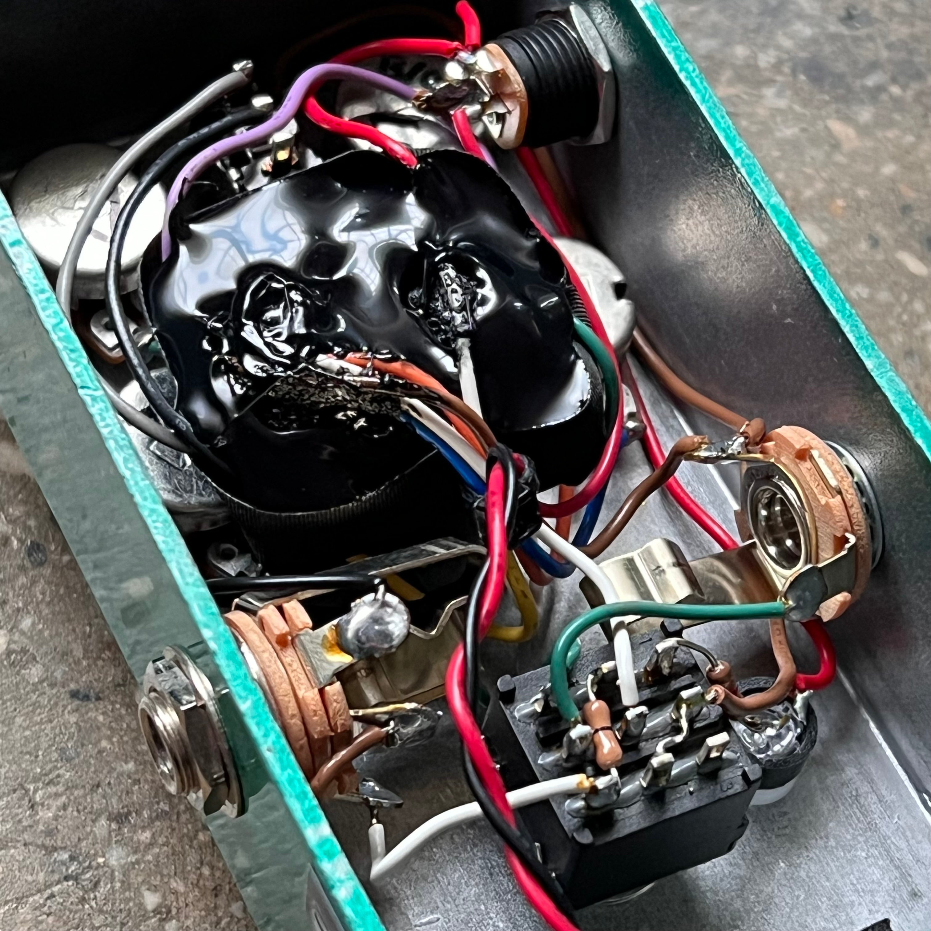 Shin's Music Spectron Octa Fuzz - Green Scratch | Tone Wolf