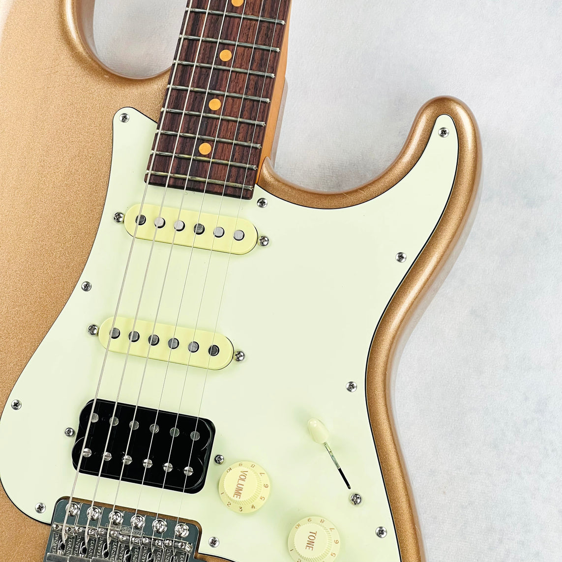 Suhr Classic S Antique 2020s - Firemist Gold | Tone Wolf