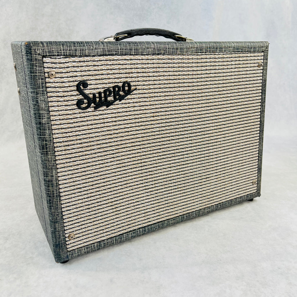 1966 Supro Model 16T 1x8" 5w Vintage Guitar Combo Amplifier with Tremolo Silver - 20